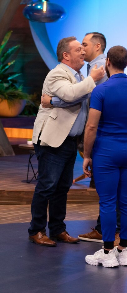 Jorge Nájera en el set del Tanque de Tiburones, después de presentar Bolteam a nivel nacional